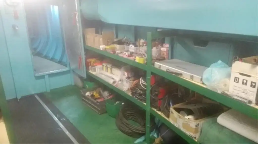 वर्क बोटी विक्रीसाठी