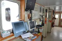 कंटेनर जहाज विक्रीसाठी