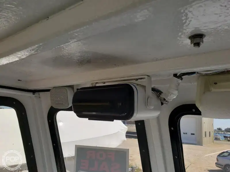 मासे प्रक्रिया नौका विक्रीसाठी