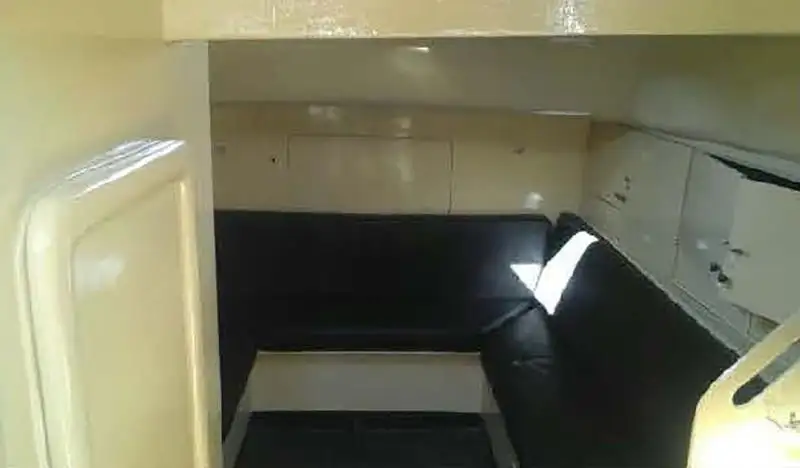 पायलट बोट विक्रीसाठी