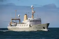 संशोधन जहाज विक्रीसाठी