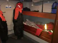 लाइफबोट विक्रीसाठी
