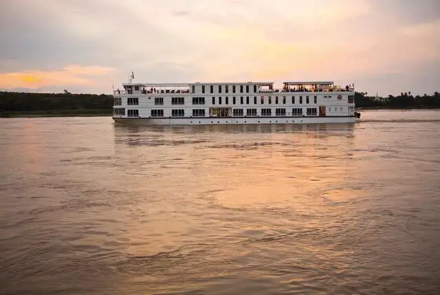 क्रूझ जहाज विक्रीसाठी