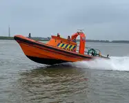 रिजिड इन्फ्लेटेबल बोट विक्रीसाठी