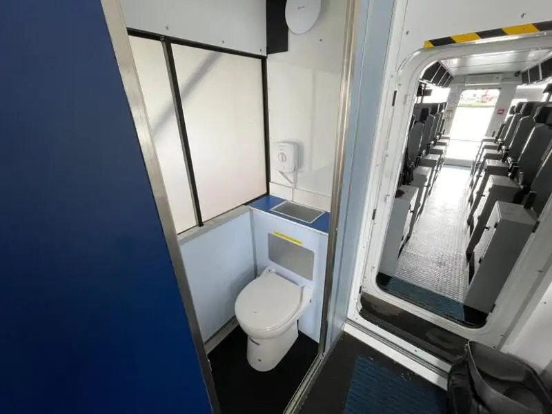 कंटेनर जहाज विक्रीसाठी