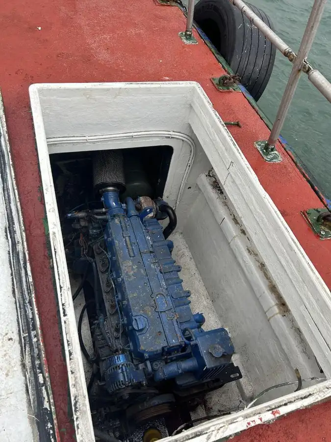 वर्क बोटी विक्रीसाठी