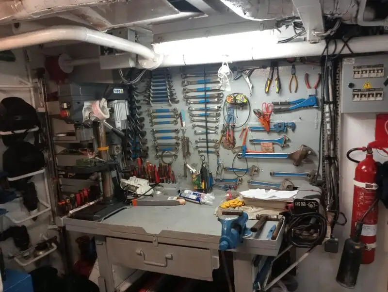 ट्रॉलर विक्रीसाठी