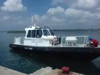 क्रू बोट विक्रीसाठी