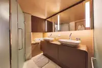 क्रूझ जहाज विक्रीसाठी