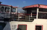 कंटेनर जहाज विक्रीसाठी