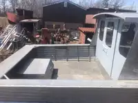 वर्क बोटी विक्रीसाठी