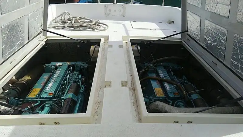 क्रू बोट विक्रीसाठी