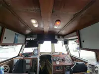 लाइफबोट विक्रीसाठी