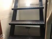 पुरवठा जहाज विक्रीसाठी