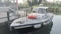 पायलट बोट विक्रीसाठी