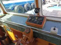 वर्क बोटी विक्रीसाठी