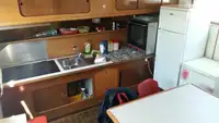 क्रू बोट विक्रीसाठी