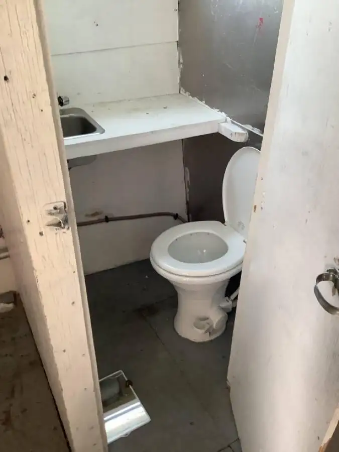 वर्क बोटी विक्रीसाठी