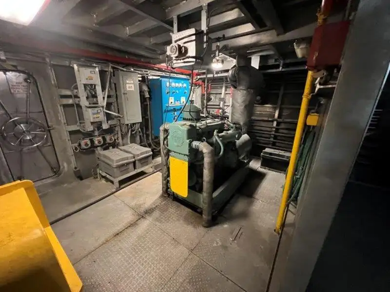 क्रू बोट विक्रीसाठी