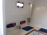 संशोधन जहाज विक्रीसाठी
