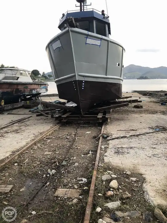 पुरवठा जहाज विक्रीसाठी