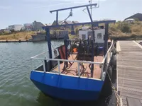 मासेमारी नौका विक्रीसाठी