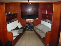 गस्त नौका विक्रीसाठी