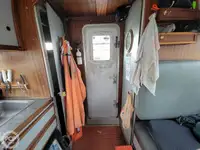 लाइफबोट विक्रीसाठी