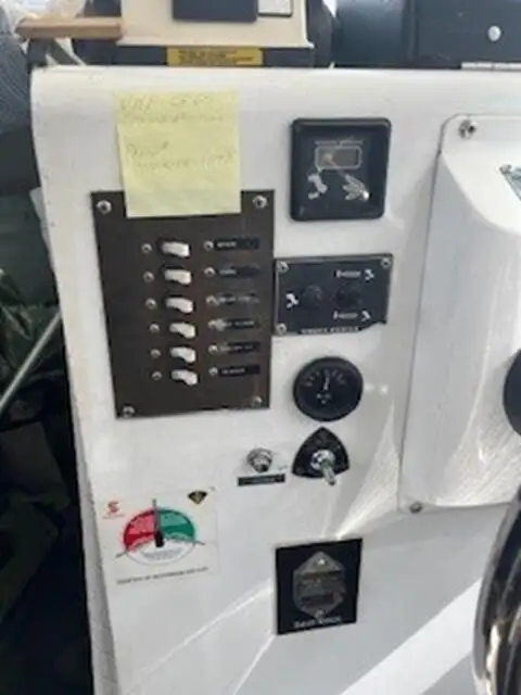 वर्क बोटी विक्रीसाठी