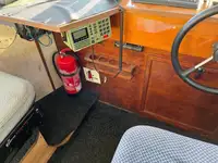 वर्क बोटी विक्रीसाठी