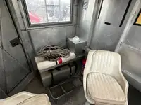 गस्त नौका विक्रीसाठी