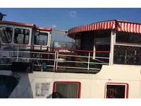 कंटेनर जहाज विक्रीसाठी