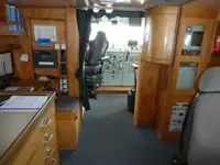 संशोधन जहाज विक्रीसाठी