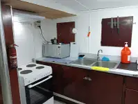कंटेनर जहाज विक्रीसाठी