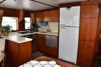 ट्रॉलर विक्रीसाठी