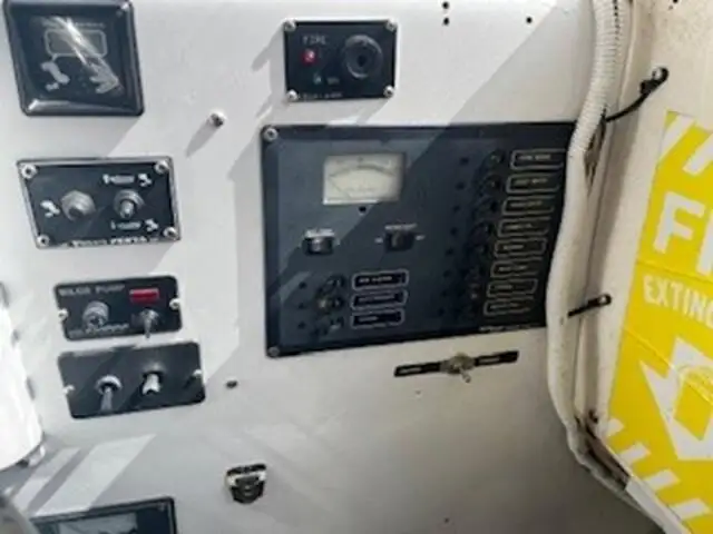 वर्क बोटी विक्रीसाठी