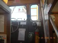 क्रू बोट विक्रीसाठी