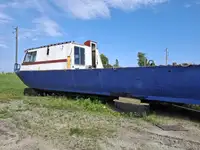 वर्क बोटी विक्रीसाठी