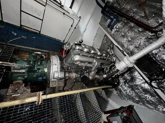 वर्क बोटी विक्रीसाठी