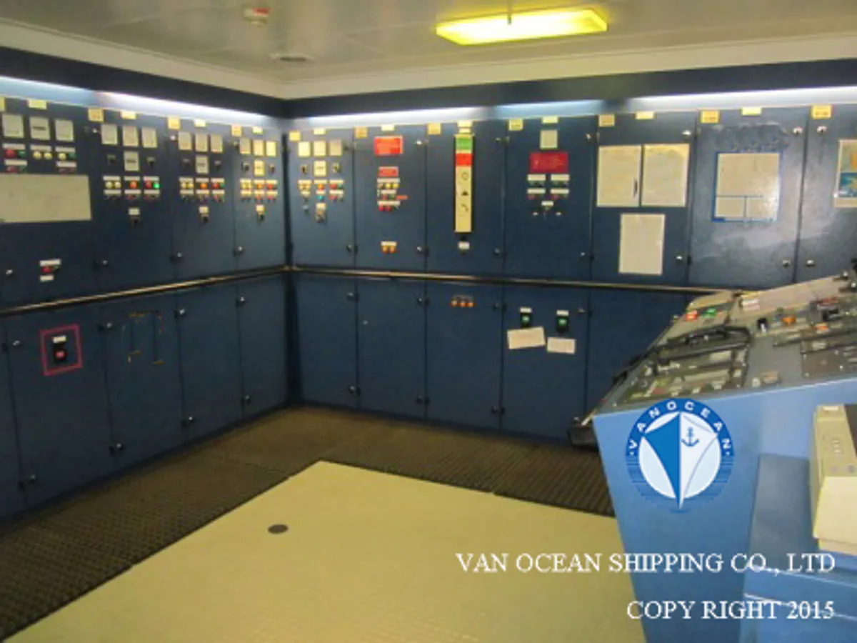 तेल/रासायनिक टँकर विक्रीसाठी