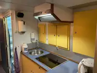 गस्त नौका विक्रीसाठी
