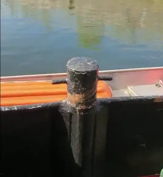 वर्क बोटी विक्रीसाठी