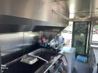 पॉन्टून विक्रीसाठी