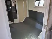 टोबोट विक्रीसाठी
