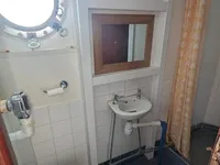 सर्वेक्षण जहाज विक्रीसाठी
