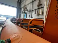 वर्क बोटी विक्रीसाठी
