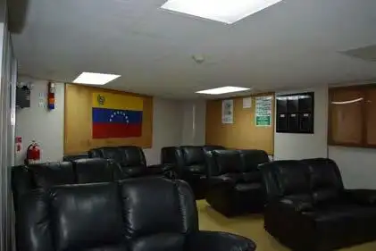 एलएनजी वाहक जहाज विक्रीसाठी