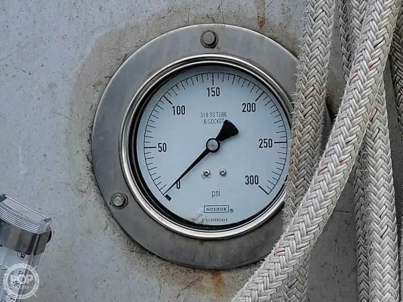 लाइफबोट विक्रीसाठी