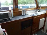 गस्त नौका विक्रीसाठी