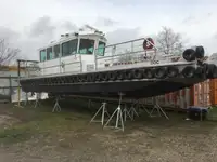 क्रू बोट विक्रीसाठी